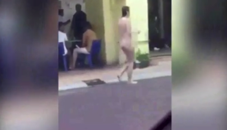 Mulher sai na rua fumando e sem roupa, a internet e os vizinhos vão a loucura; Confira o vídeo